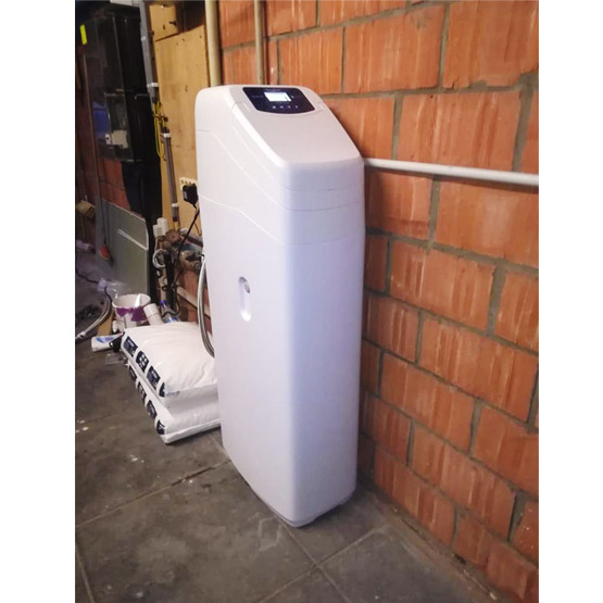 Installation adoucisseur d eau SmartFlow 250 blanc